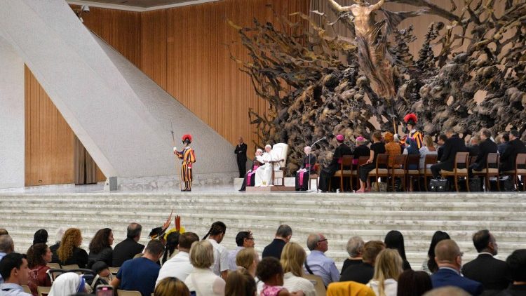 Um dos momentos da audi&ecirc;ncia geral desta quarta-feira, 23 de agosto (Vatican Midia)