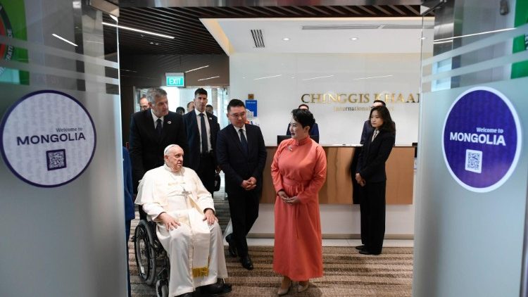 2023.09.01 Viaggio Apostolico in Mongolia - Arrivo e Accoglienza Ufficiale