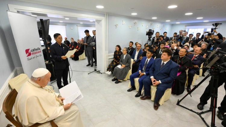 Papa amefanya mkitano na wahudumu wa Upendo kabla ya kurudi Roma