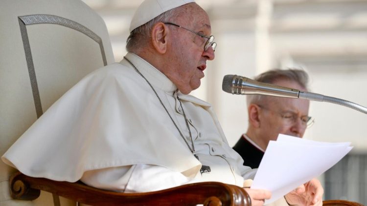 Santo Estanislau foi lembrado por Francisco durante saudação a poloneses