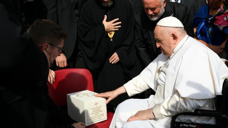 O momento ao final da Audiência Geral desta quarta (13)