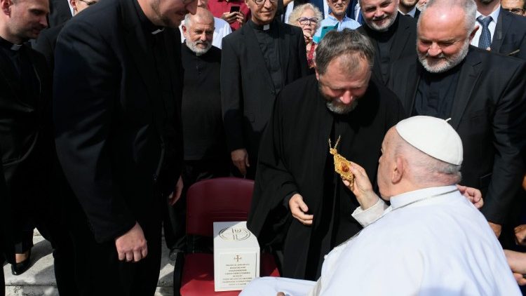 O momento ao final da Audiência Geral desta quarta (13)