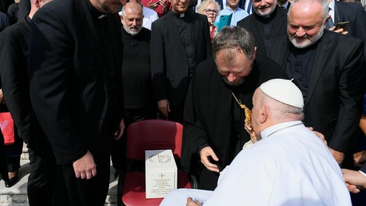 O momento ao final da Audiência Geral desta quarta (13)