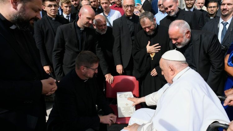 O momento ao final da Audiência Geral desta quarta (13)