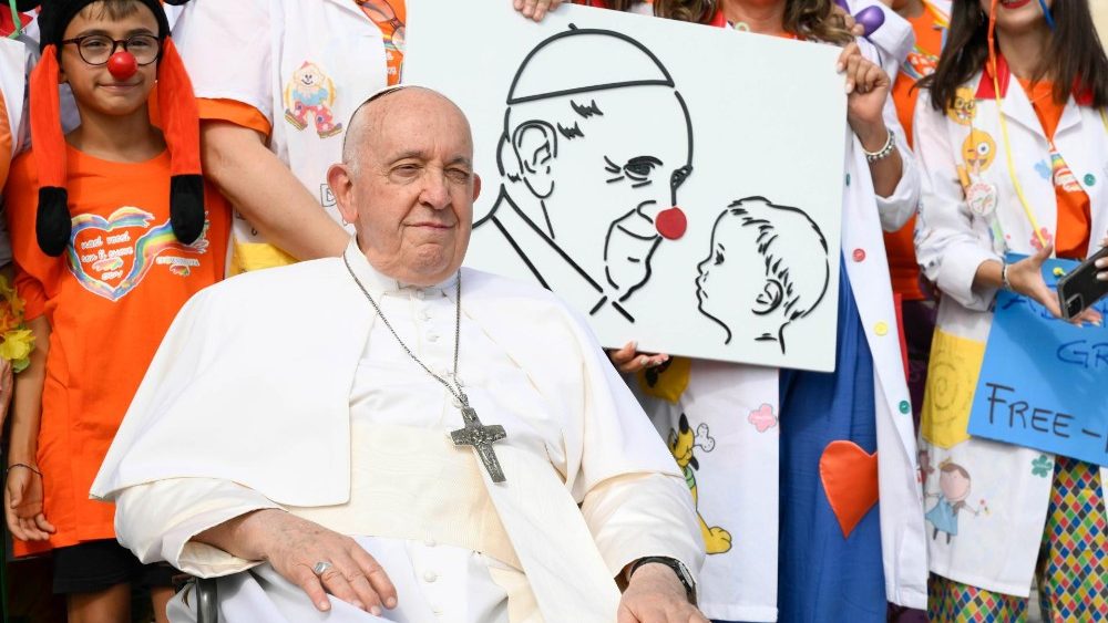 O encontro do Papa com os voluntários da associação "Nasi rossi con il cuore" (Narizes vermelhos com o coração)
