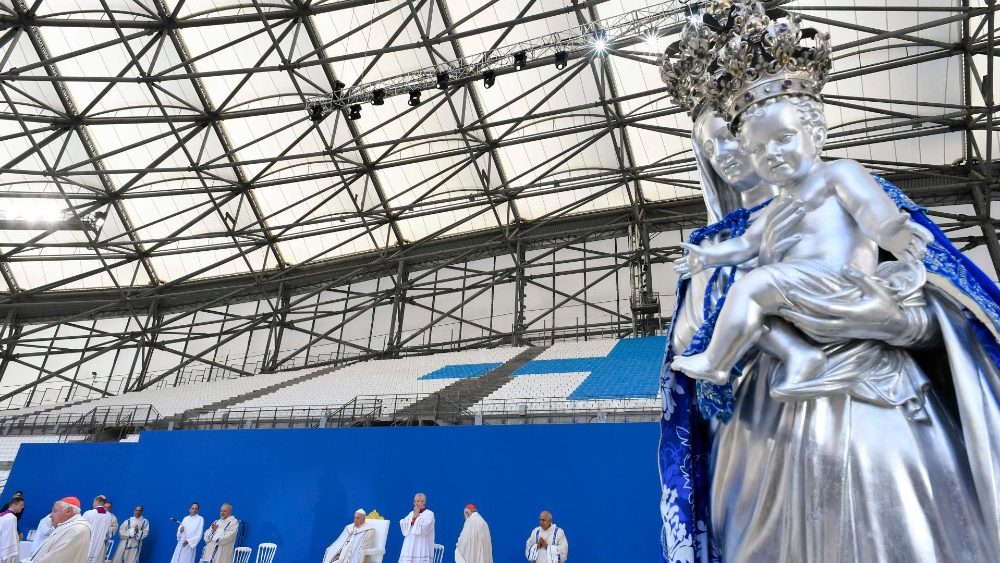 Святая Імша на стадыёне Веладром у Марсэлі