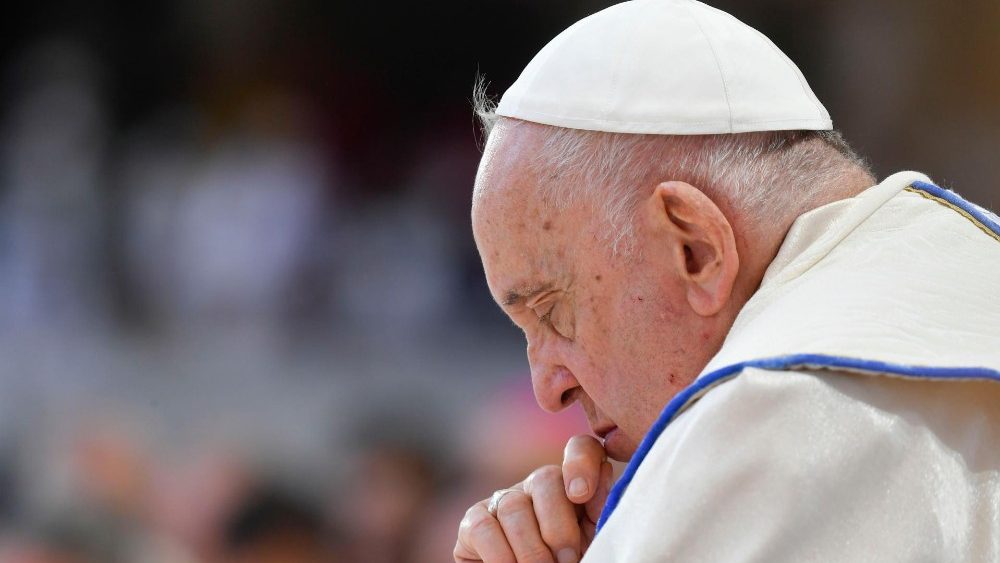 Celebração da Missa no Estádio Velodrome de Marselha