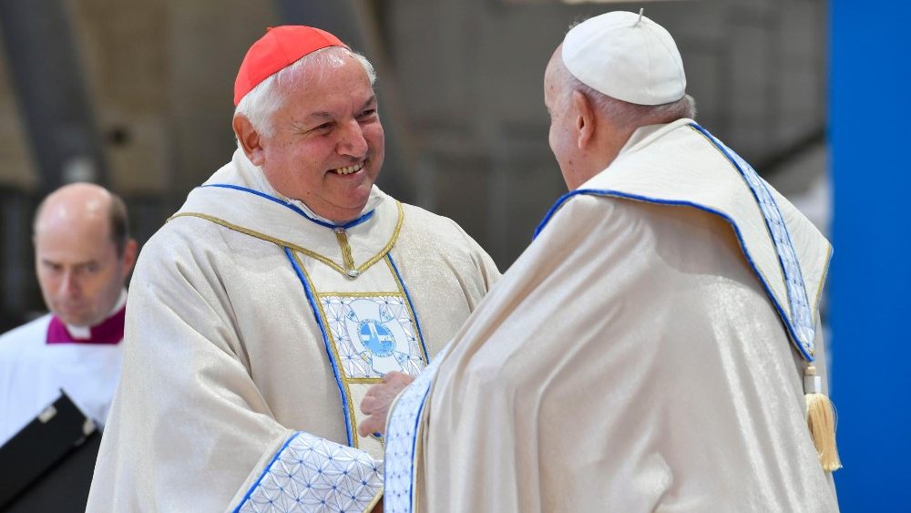 Celebração da Missa no Estádio Velodrome de Marselha