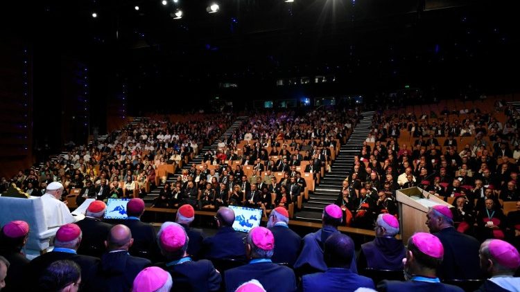 Dans la palais du Pharo pour la clôture des Rencontres méditerranéennes. 