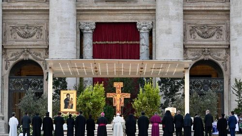 P&aacute;pež pri ekumenickej vig&iacute;lii: Boh hovor&iacute; v tichu