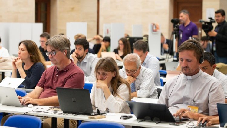 Brífink v Tiskovém středisku Svatého stolce