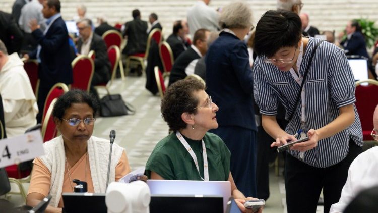 Bei der Bischofssynode in der Vatikanischen Audienzhalle