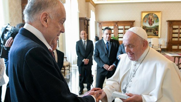 Papa e presidente do Congresso Judaico Mundial 