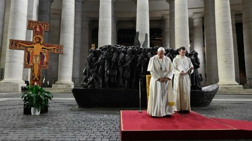Le Pape appelle &agrave; se faire &laquo;proches des migrants qui frappent &agrave; nos portes&raquo;