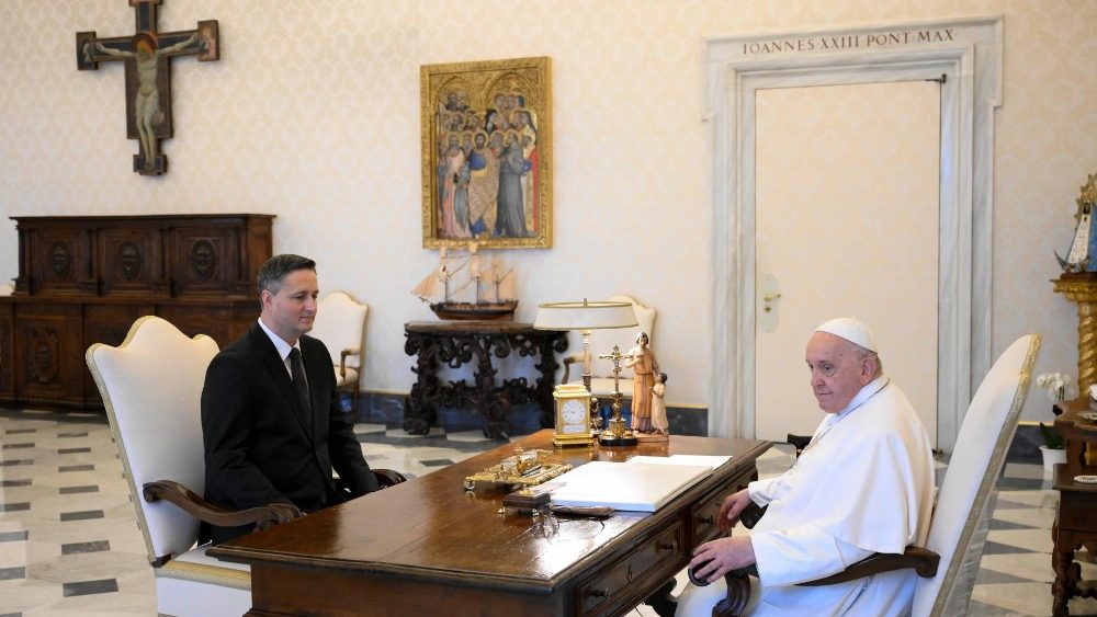 Sr. Denis Becirovic com o Papa Francisco