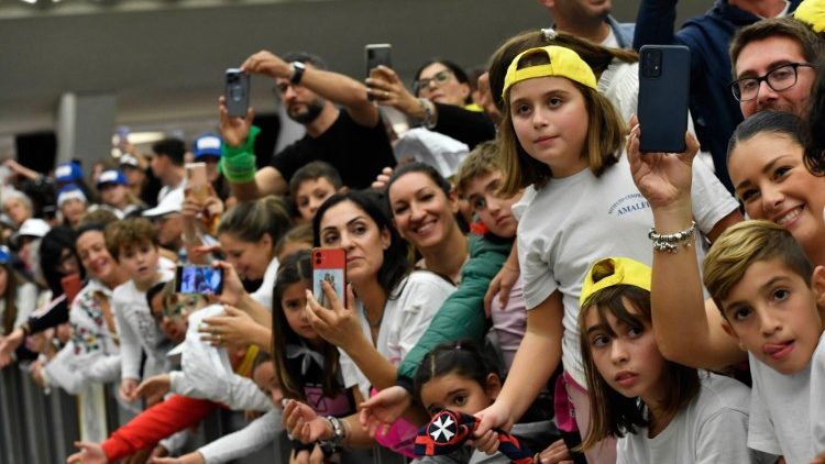 Tazama, nayafanya yote mapya