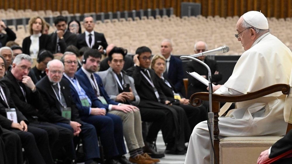 Папа падчас аўдыенцыі з рэктарамі і супрацоўнікамі санктуарыяў