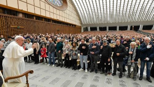 Papež: Nezlehčujme nesmírnou a neutěšitelnou bolest rodičů, kteří ztratili dítě