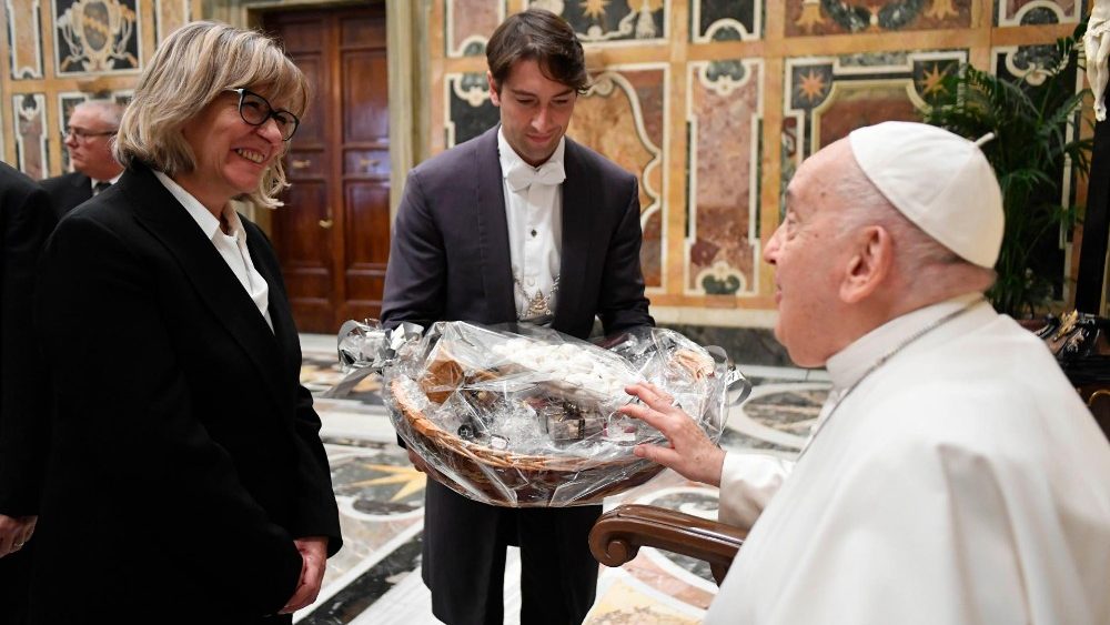 Papa com representantes das populações do centro da Itália atingidas pelo terremoto de 2016-2017 (Vatican Media)