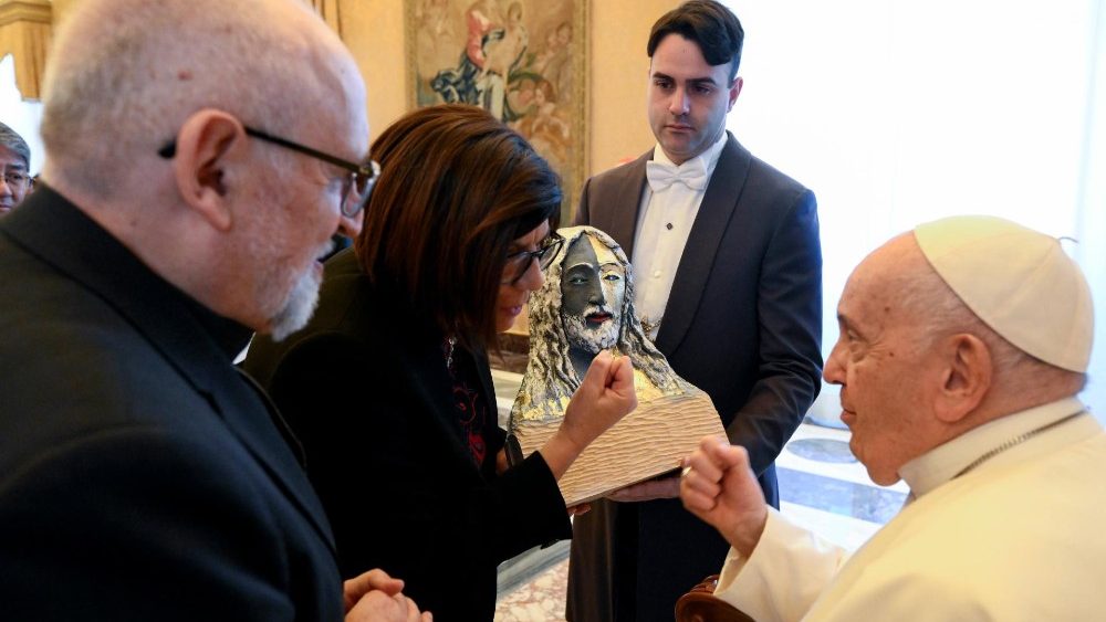 Папа падчас аўдыенцыі з дэлегатамі руху факаляраў