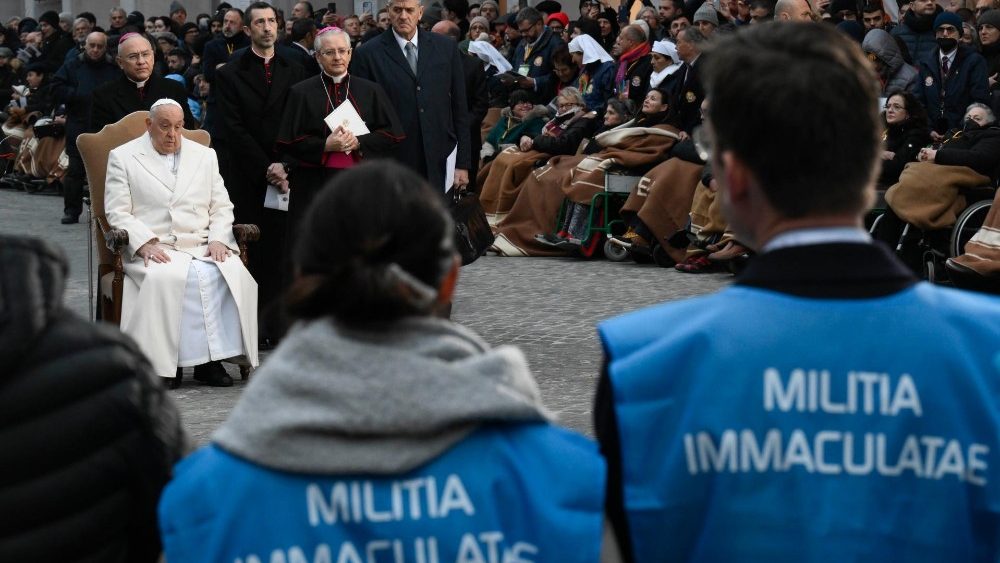 O Papa Francisco durante o Ato de veneração à Imaculada na Praça de Espanha, centro de Roma (Vatican Media)