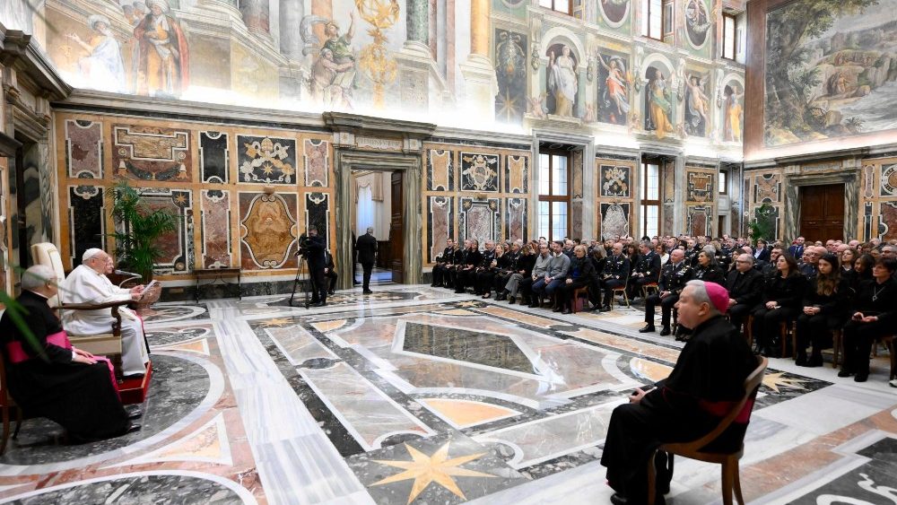 Papa recebe membros da Aeronáutica Militar Italiana