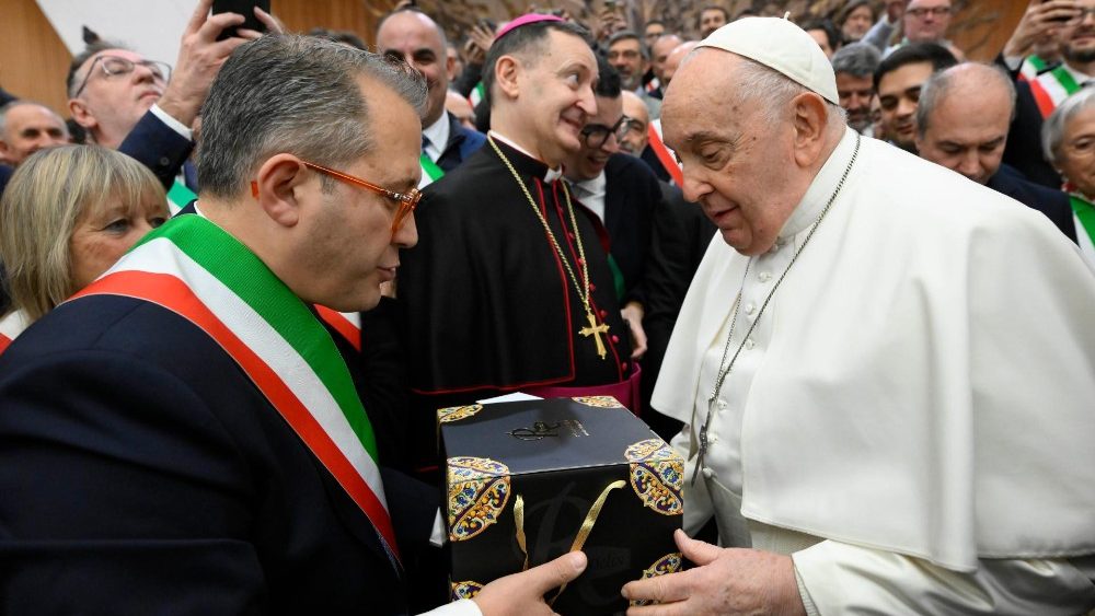 Papa em audiência às delegações de Rieti e Piemonte