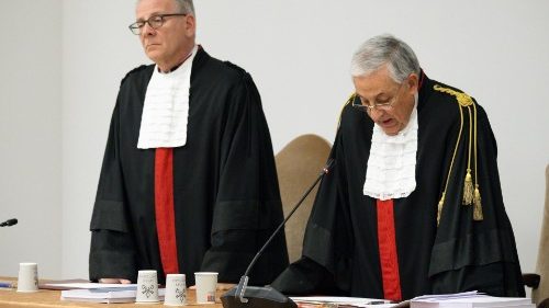 Vatik&aacute;nsk&yacute; proces: obžalovan&iacute; odsouzeni k 37 letům vězen&iacute;