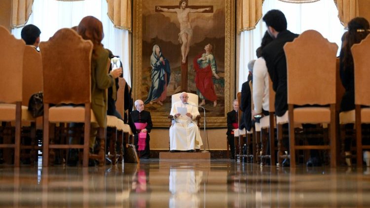 O Papa durante o encontro com a delegação do Hospital "Miulli" de Acquaviva delle Fonti