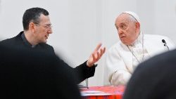  Біскуп Дарыа Джэрвазі з Папам Францішкам