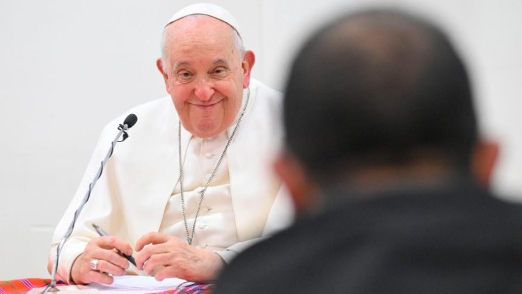 Papież Franciszek na spotkaniu w parafii San Giorgio in Acilia. 21.12.2023