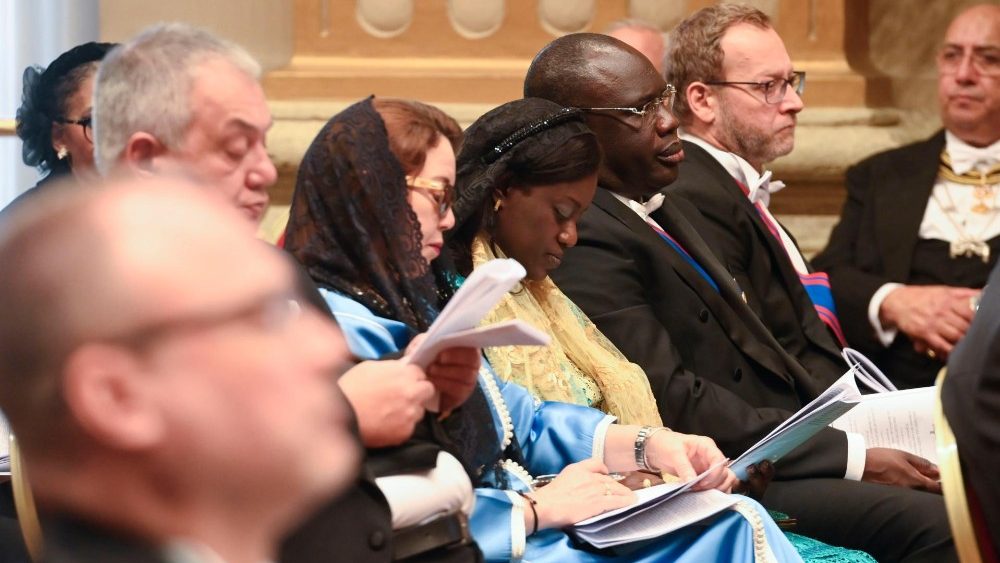 Сустрэча з дыпламатычным корпусам, акрэдытаваным пры Апостальскай Сталіцы