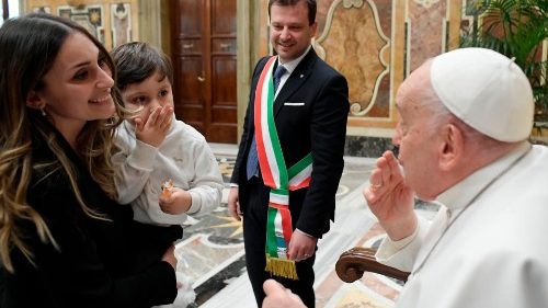 Papež o umělé inteligenci: Prospívá, když se neužívá jako smrtící nástroj