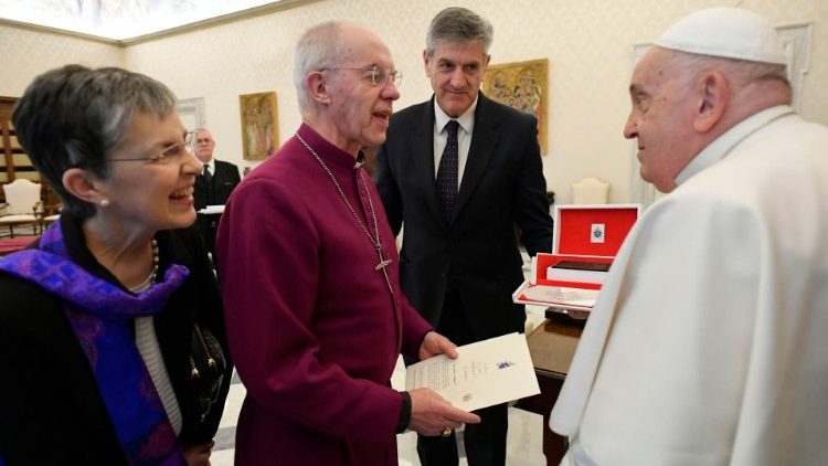 ഫ്രാൻസിസ് പാപ്പായും കാന്റർബറി അതിരൂപതാധ്യക്ഷൻ അഭിവന്ദ്യ ജസ്റ്റിൻ വെൽബിയും