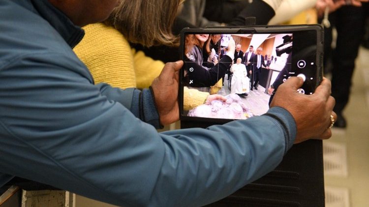 Fedeli presenti all'udienza generale in Aula Paolo VI