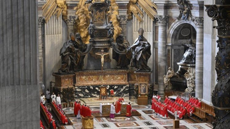 Katedra św. Piotra z figurami czterech ojców Kościoła