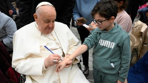 O Papa à família do Hospital Bambino Gesù: a vossa força é dar amor