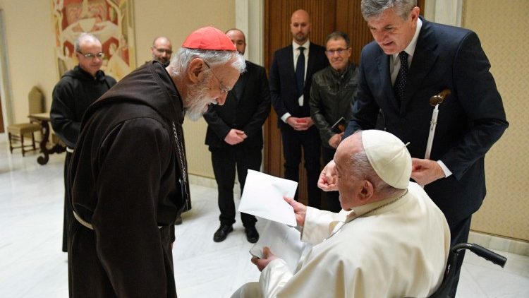 Kardinal Raniero Cantalamessa nach der Fastenpredigt beim Papst