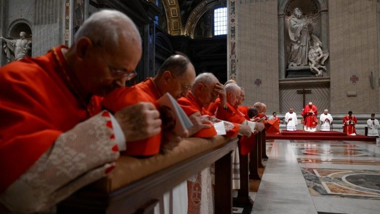 Un moment de de la célébration de la Passion du Seigneur.