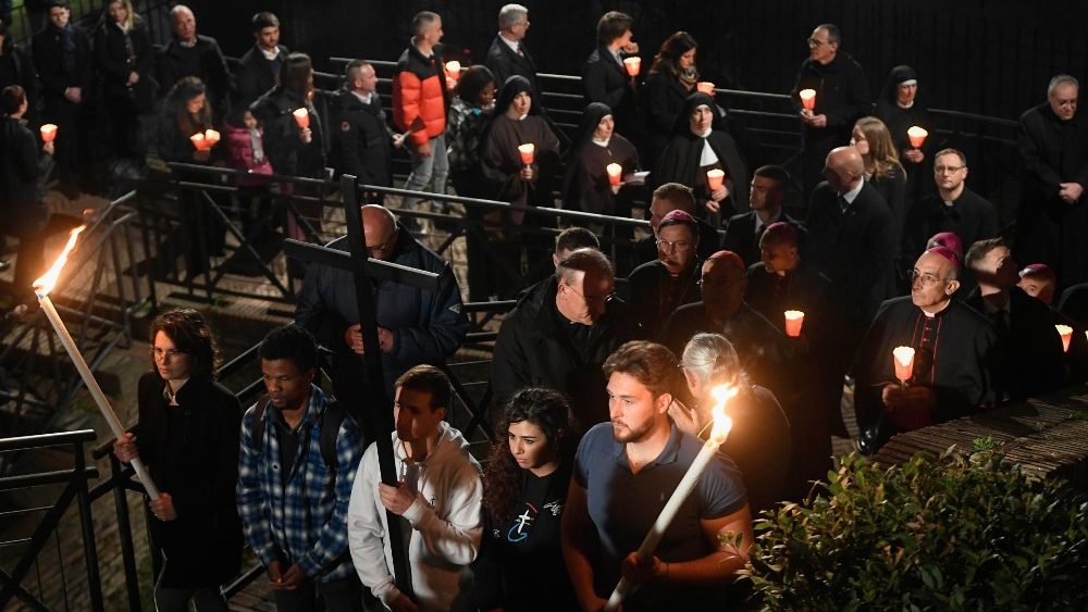 Calea Crucii la Colosseum-ul din Roma în 2024