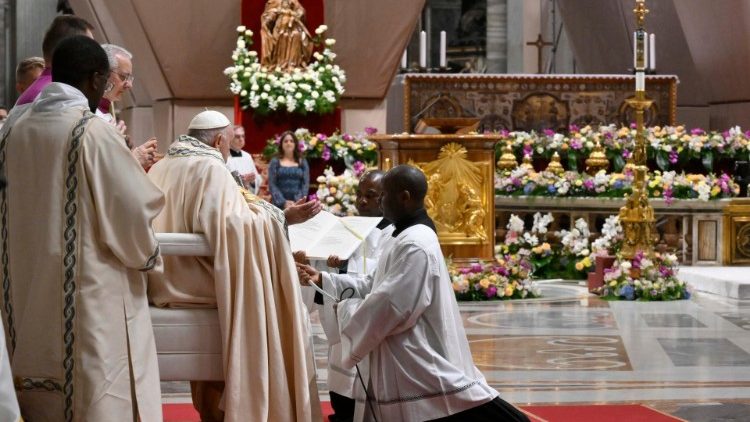 Пасхальная всенощная под предстоятельством Святейшего Отца Франциска (Ватикан, 30 марта 2024 г.)