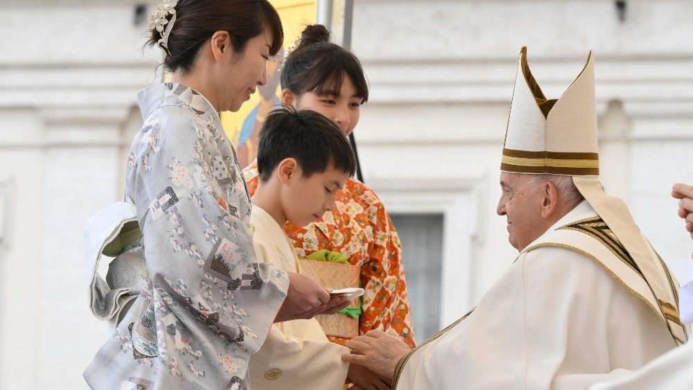 Велікодная Імша на плошчы святога Пятра