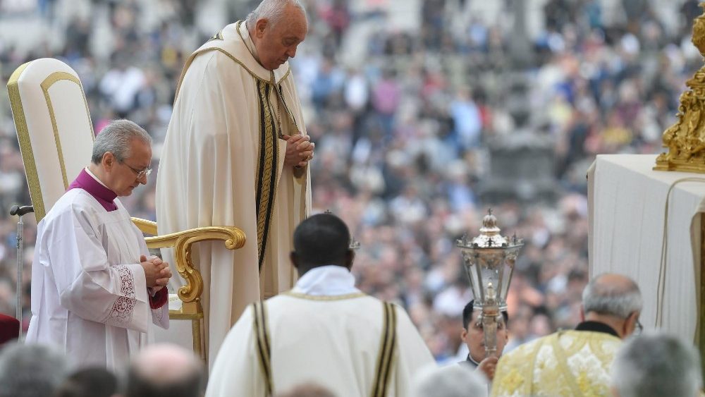 Велікодная Імша на плошчы святога Пятра