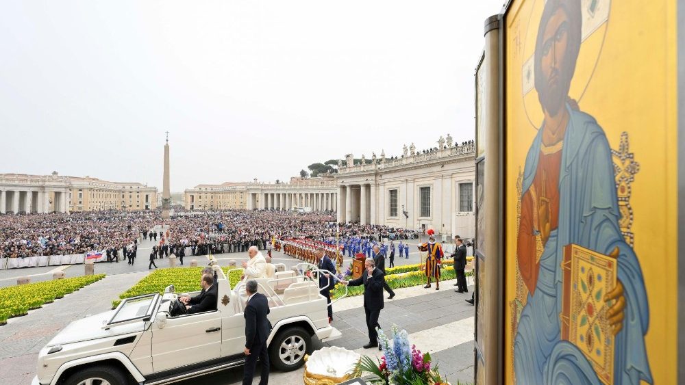 Велікодная Імша на плошчы святога Пятра