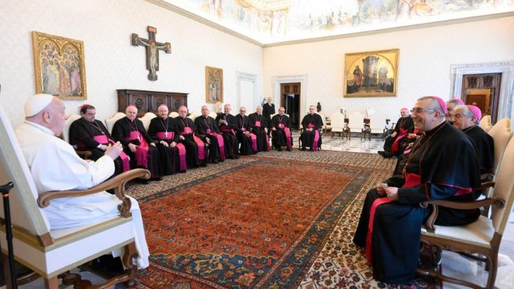 I vescovi della Puglia in visita ad Limina