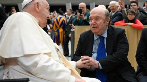 Papst: „Großeltern sind das Gedächtnis einer Welt ohne Erinnerung“