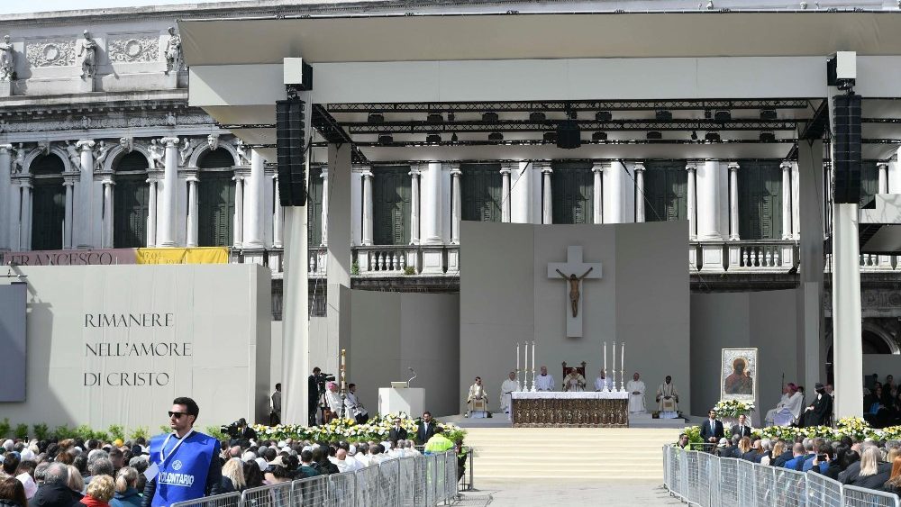 Падчас папскай Імшы на плошчы святога Марка ў Венецыі