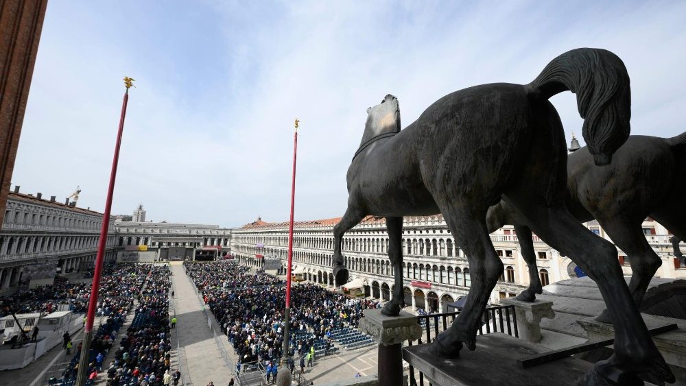 Vue sur la place Saint-Marc lors de la messe célébrée par François.