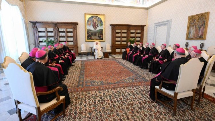 I vescovi della Sicilia in visita ad Limina