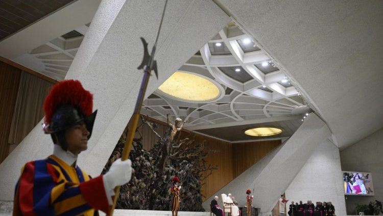 Papa Francesco in Aula Paolo VI per l'udienza generale